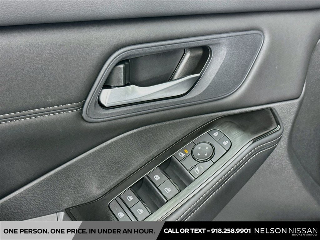 New 2026 Nissan Rogue Dark Armor FWD image 17