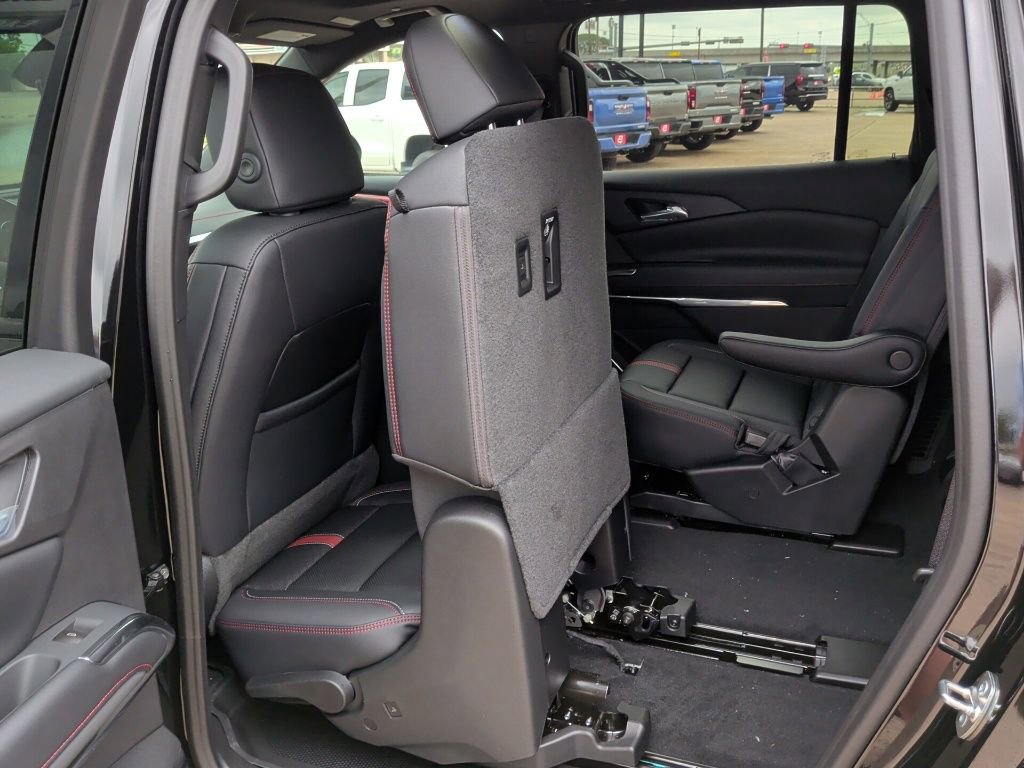 New 2026 Chevrolet Traverse RS image 36