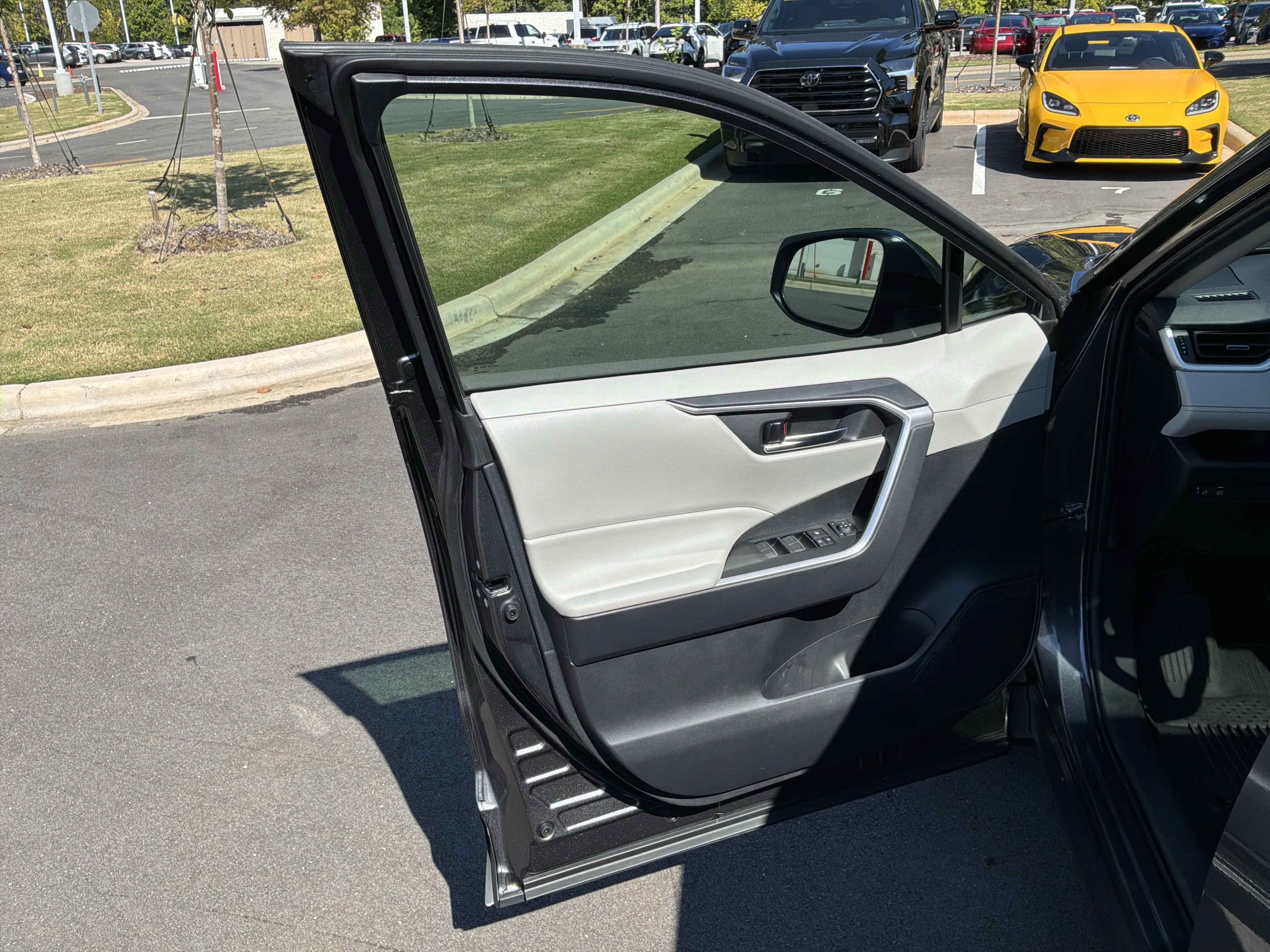 Used 2024 Toyota RAV4 XLE Premium FWD image 14