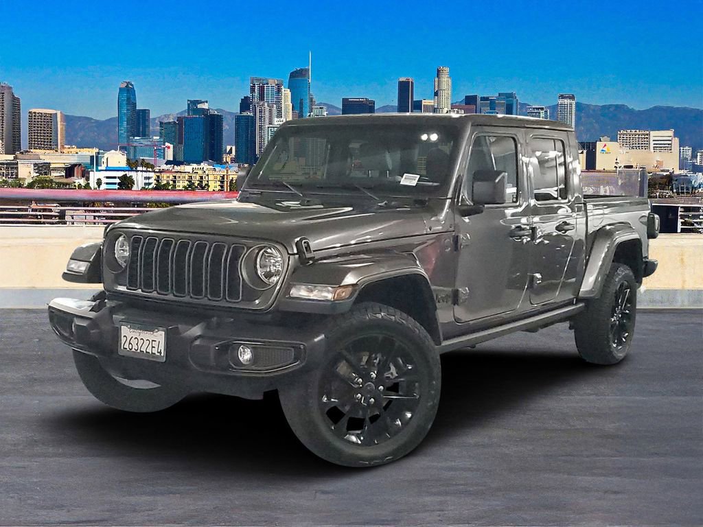 Used 2025 Jeep Gladiator Sport image 2