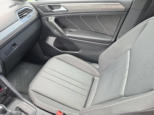Used 2022 Volkswagen Tiguan SE R-Line AWD/4WD image 15