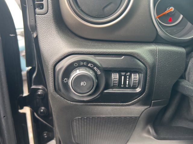 Used 2019 Jeep Wrangler Sport S image 6