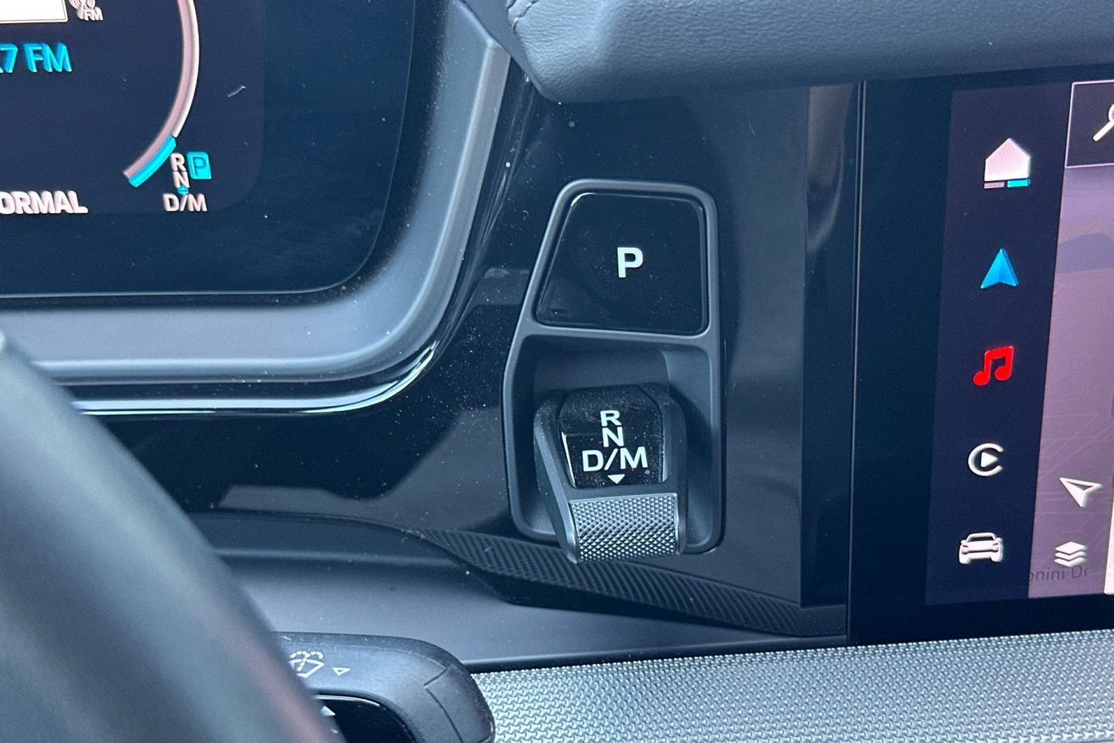 Used 2025 Porsche Cayenne S image 27