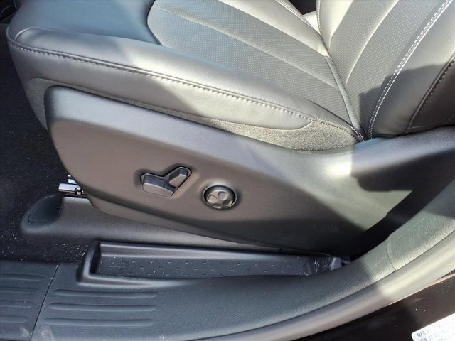 New 2026 Chrysler Pacifica Select image 8