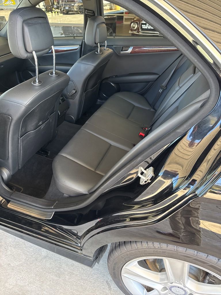 Used 2010 Mercedes-Benz C 300 Sedan image 16