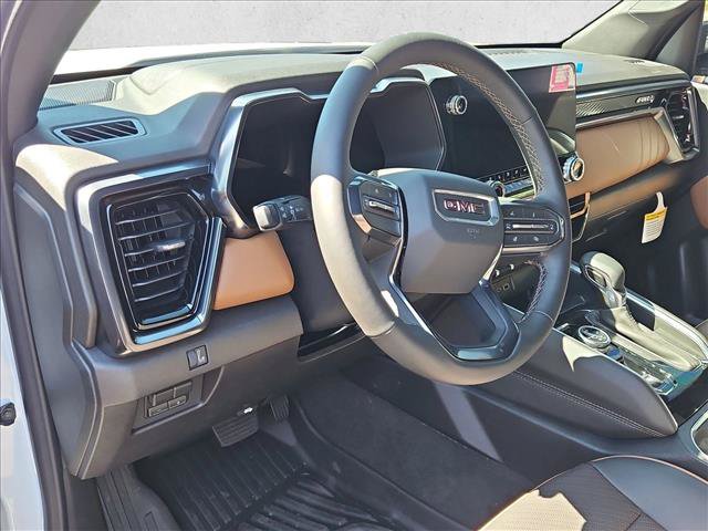 Used 2026 GMC Canyon AT4 w/ Technology Plus Package AWD/4WD image 10