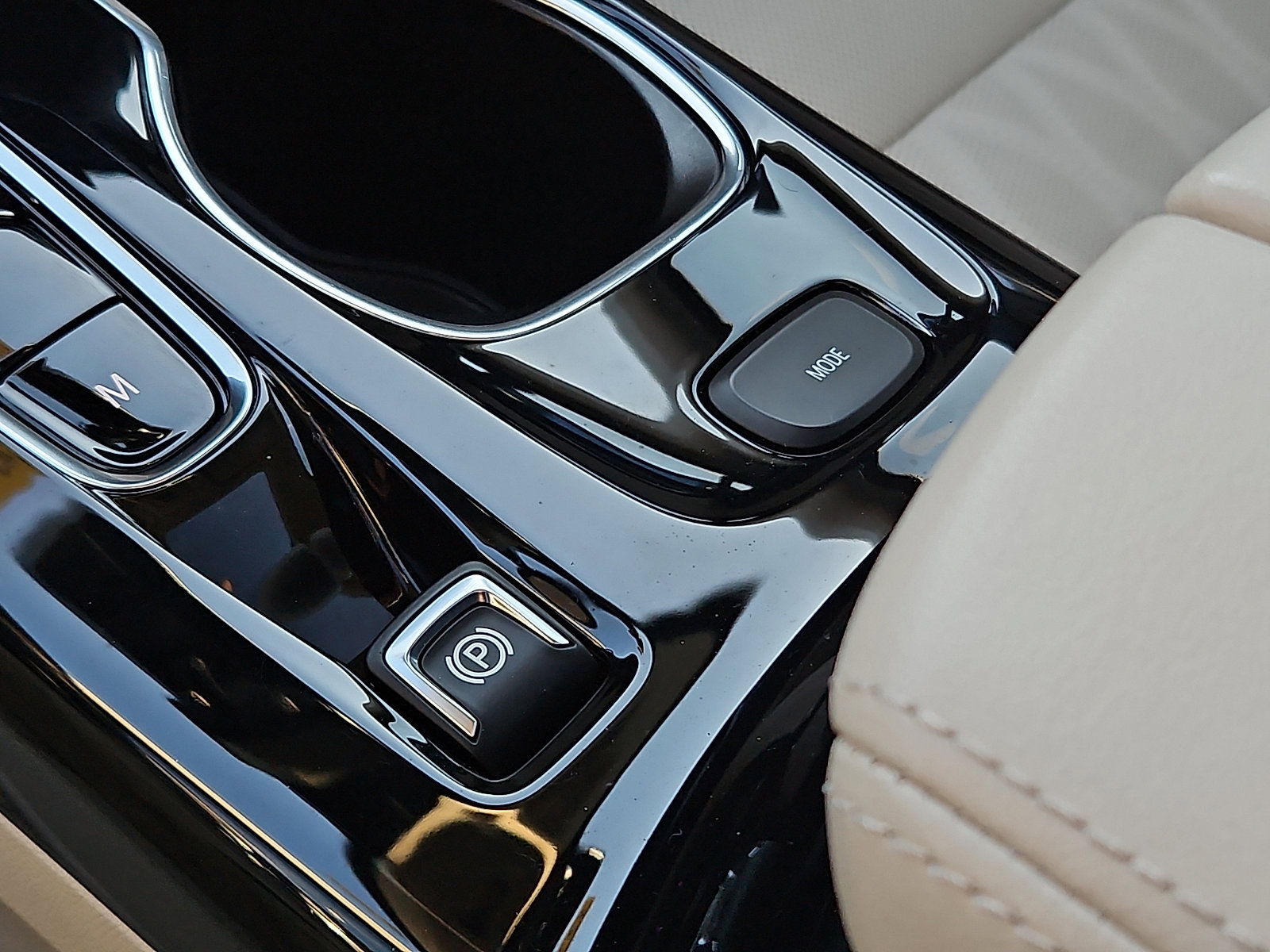 Certified 2022 Buick Envision Avenir w/ Technology Package II image 26