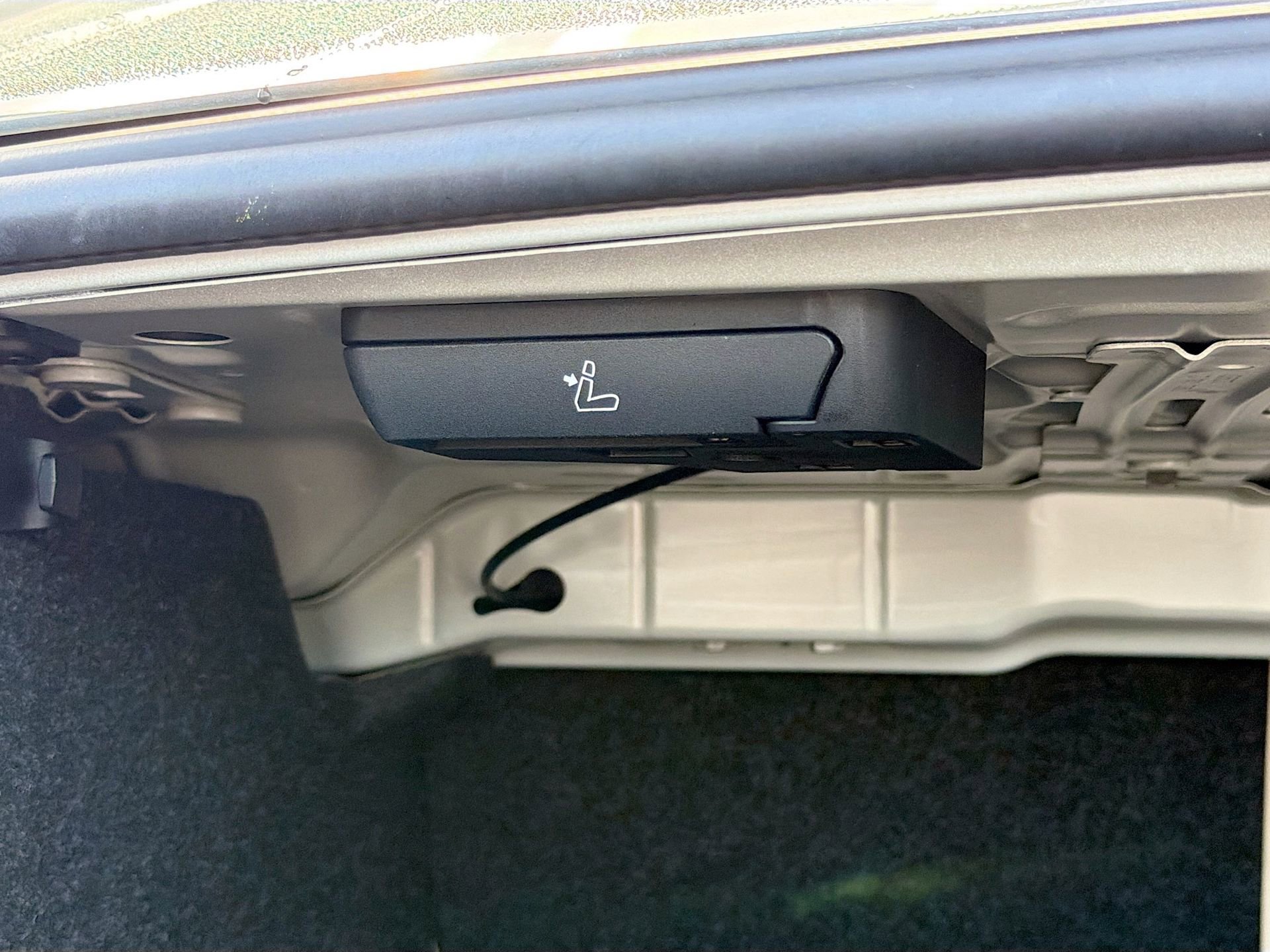 Used 2023 BMW 330i Sedan w/ Driving Assistance Package image 14