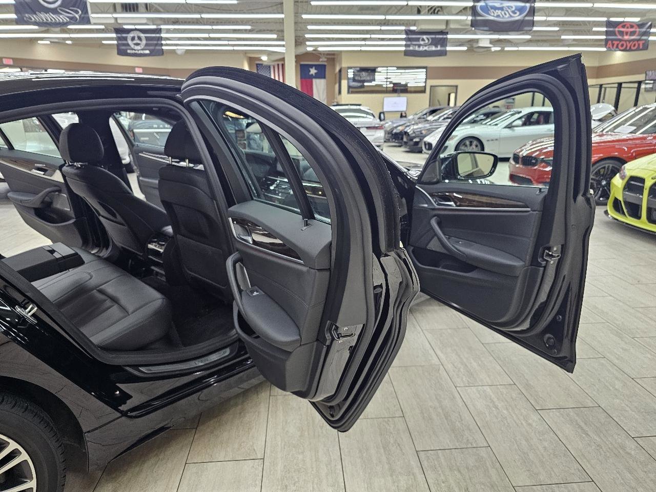Used 2020 BMW 530i w/ Convenience Package RWD image 16