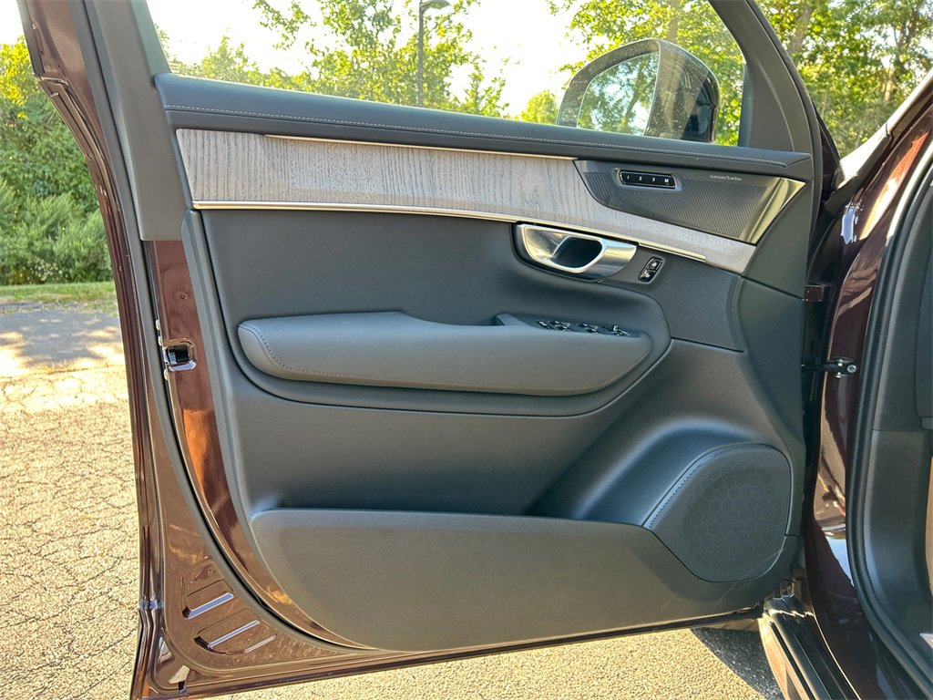 New 2026 Volvo XC90 B6 Ultra image 9