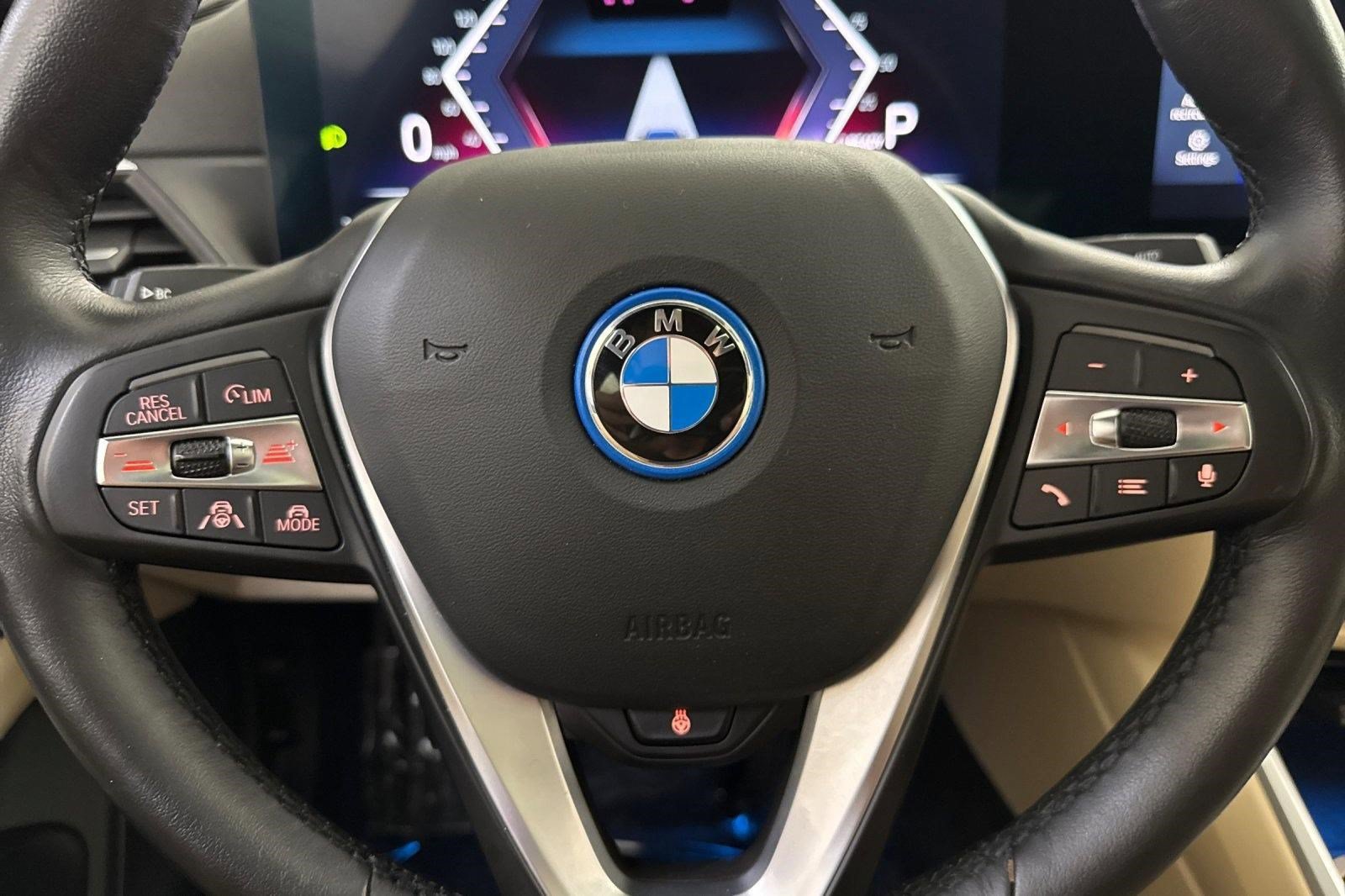 Used 2023 BMW i4 eDrive35 RWD image 17