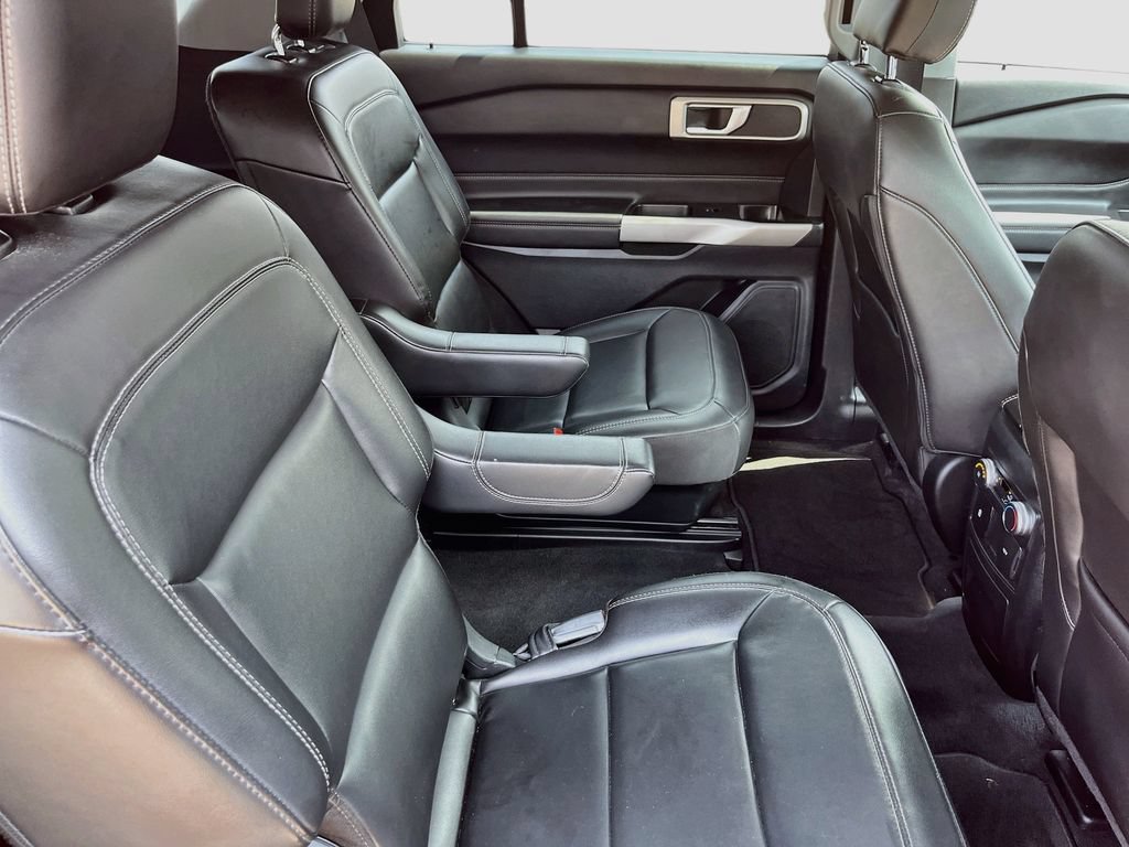 Used 2022 Ford Explorer XLT w/ Equipment Group 202A RWD image 28