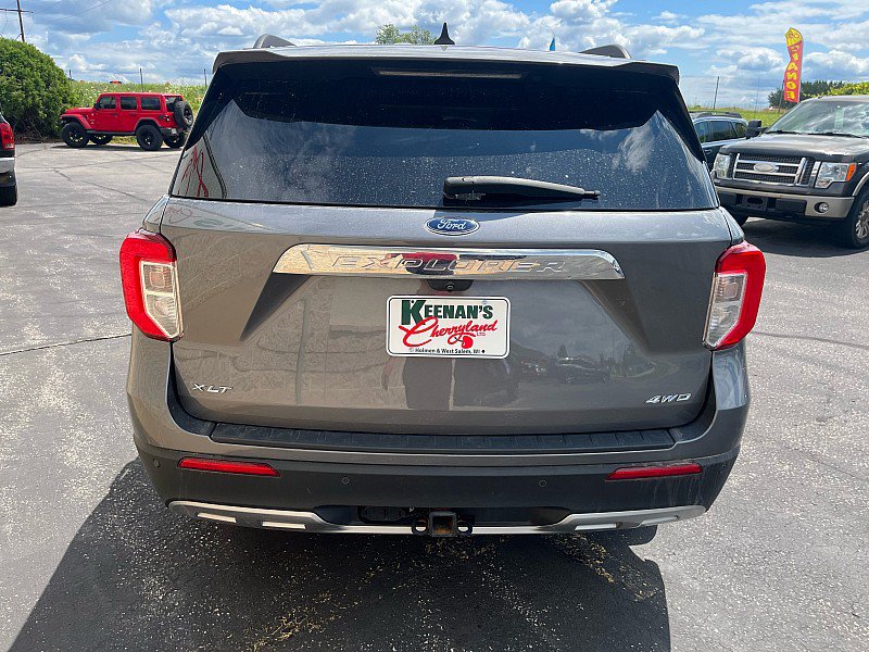 Used 2022 Ford Explorer XLT AWD/4WD image 7