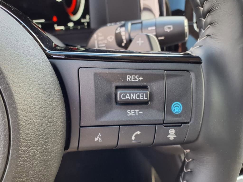 New 2025 Nissan Pathfinder Platinum w/ Black Appearance Package image 26