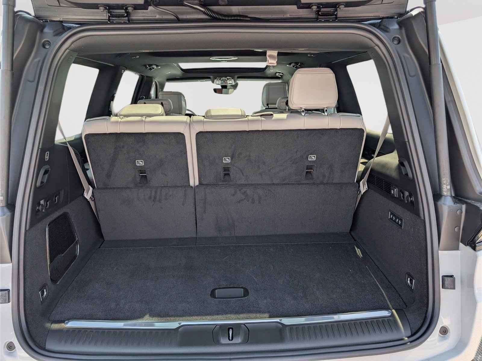 New 2026 Jeep Grand Wagoneer Summit AWD/4WD image 10