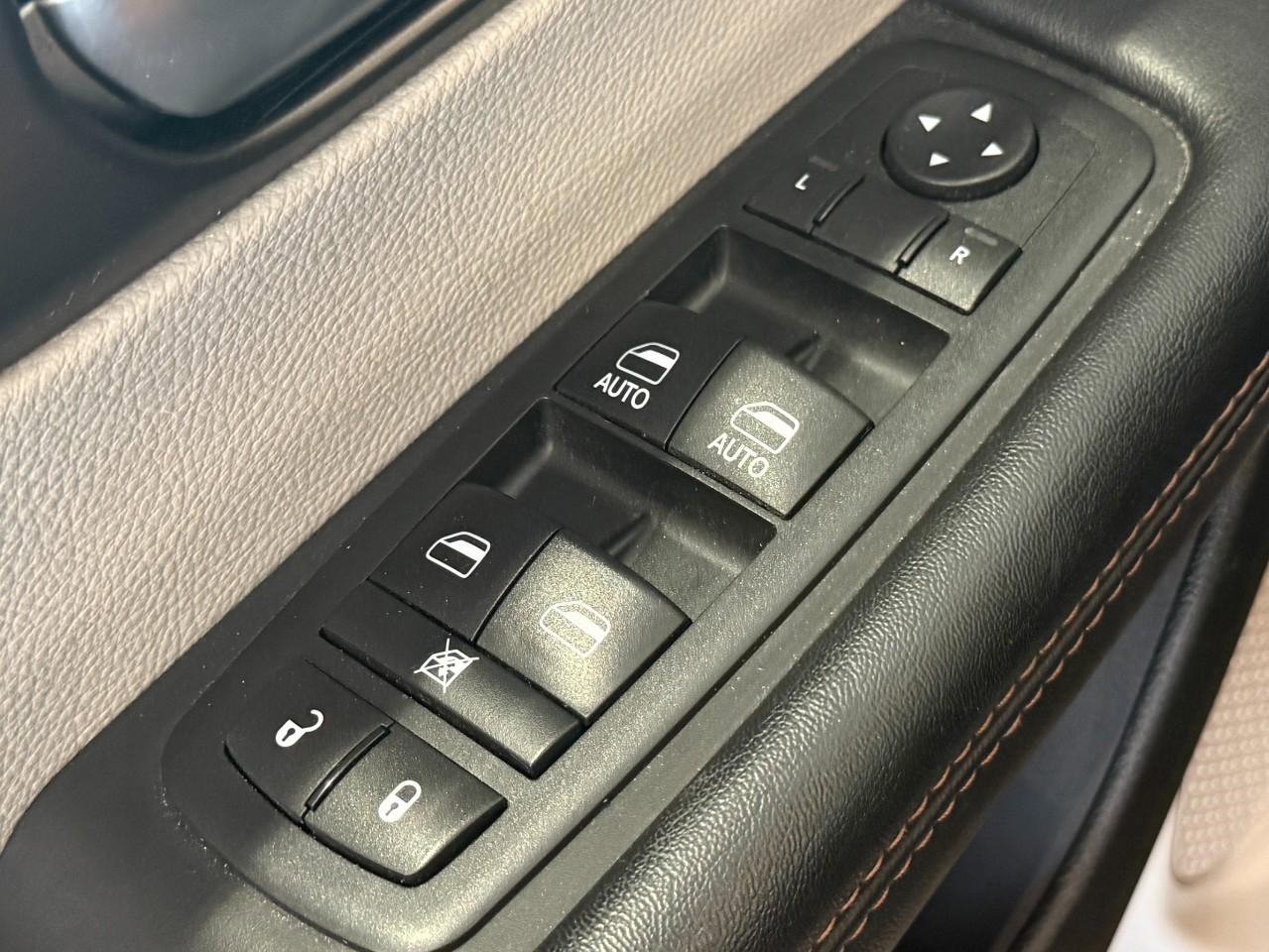 Used 2017 Chrysler Pacifica Touring Plus image 20