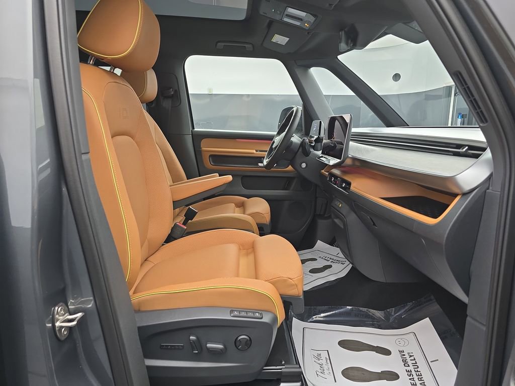Used 2025 Volkswagen ID. Buzz Pro S Plus image 47