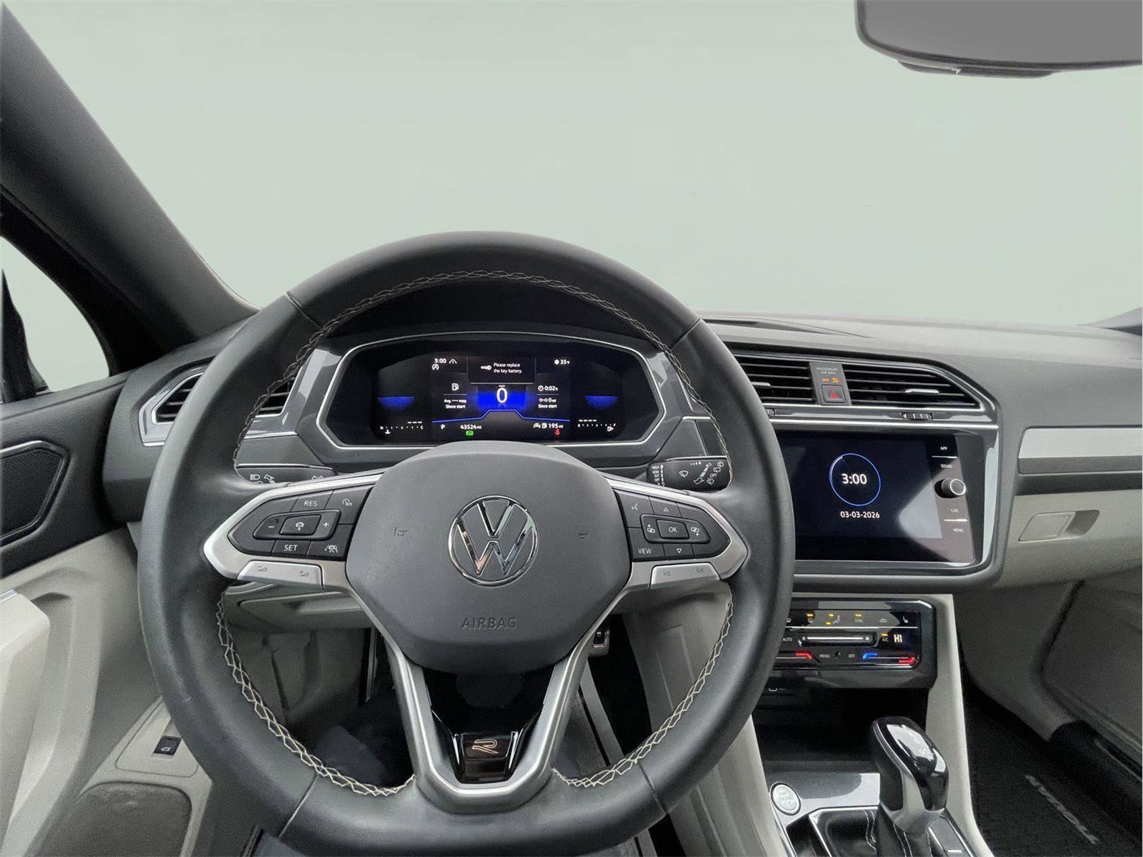 Used 2023 Volkswagen Tiguan SE R-Line image 26