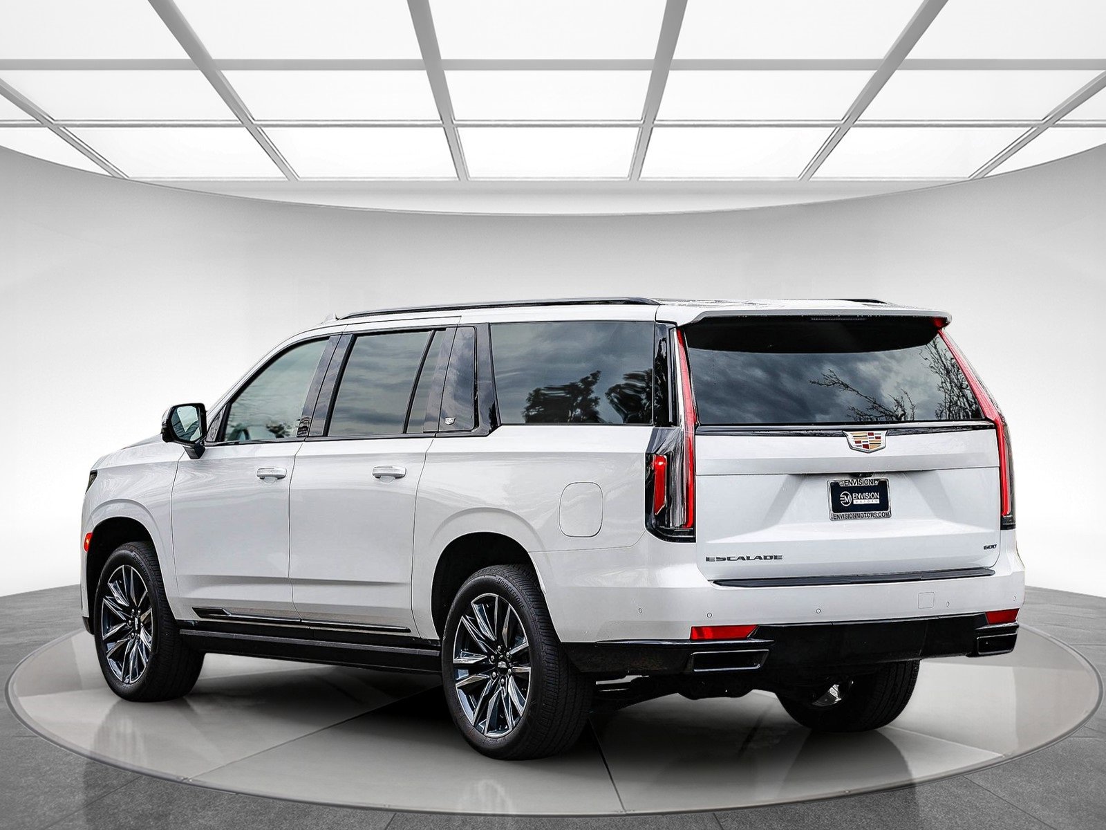 Used 2024 Cadillac Escalade ESV Sport Platinum image 2