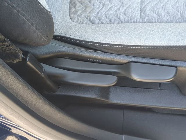 Used 2022 Chevrolet Equinox LS image 44