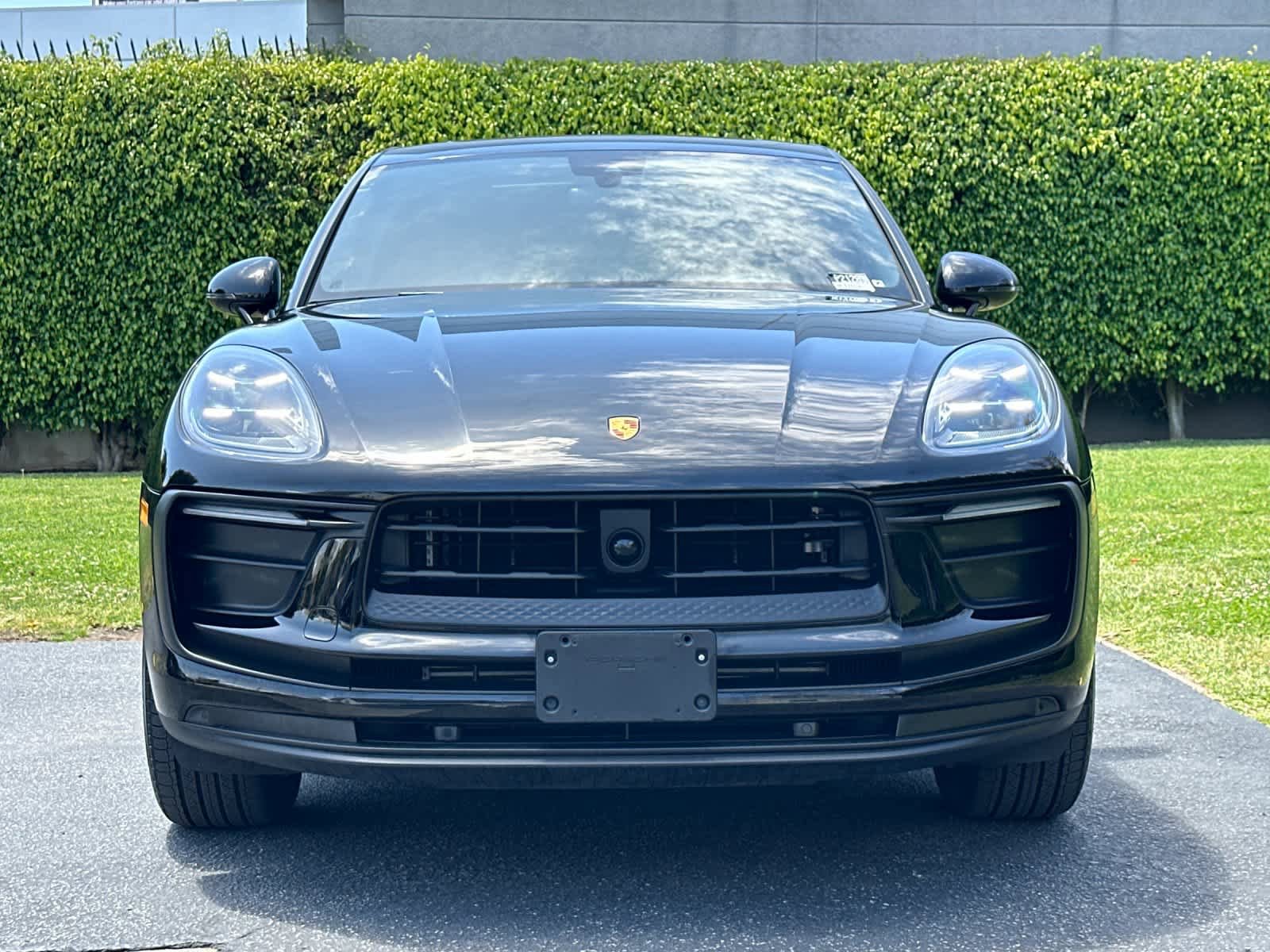 Certified 2025 Porsche Macan AWD/4WD image 11