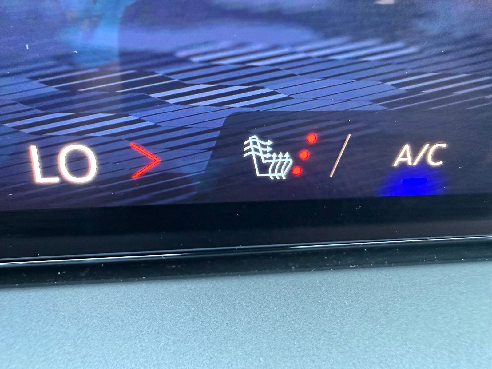 Used 2025 Chevrolet Traverse LT image 21