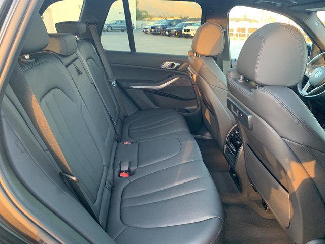 Certified 2022 BMW X5 xDrive40i w/ Parking Assistance Package image 9