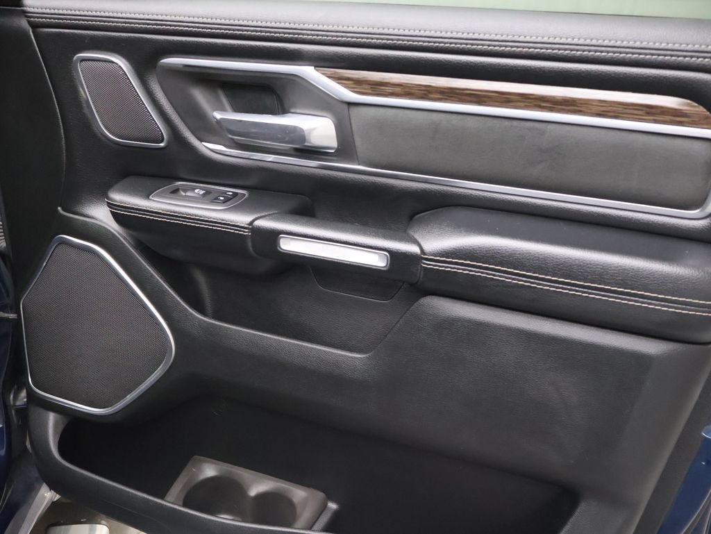 Used 2019 RAM 1500 Laramie AWD/4WD image 11