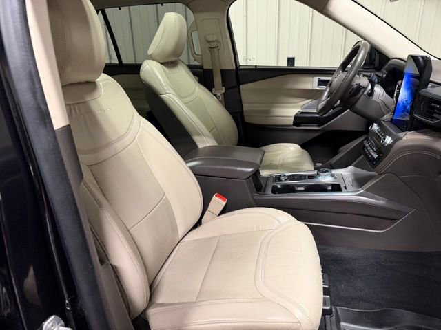 Used 2020 Ford Explorer Platinum w/ Premium Technology Package image 31