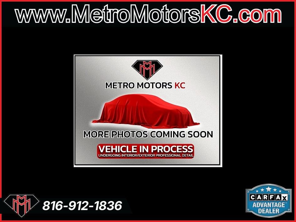 Used 2016 Toyota Camry LE image 2
