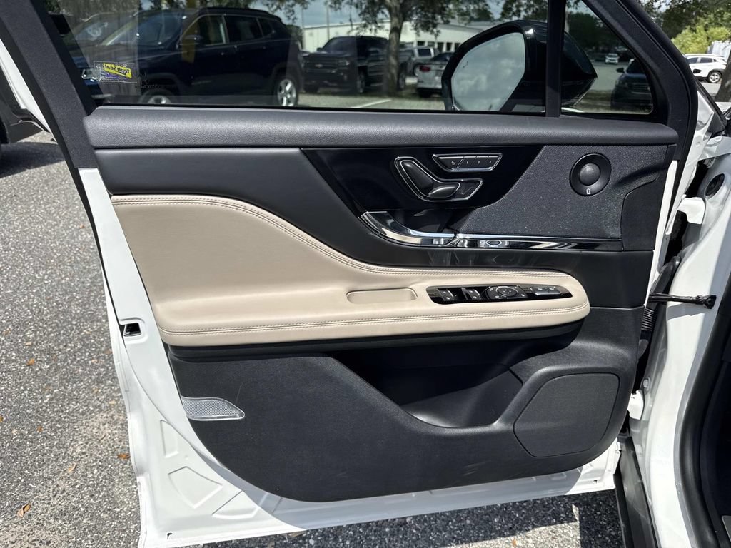 Certified 2025 Lincoln Corsair Grand Touring w/ Equipment Group 302A AWD/4WD image 18