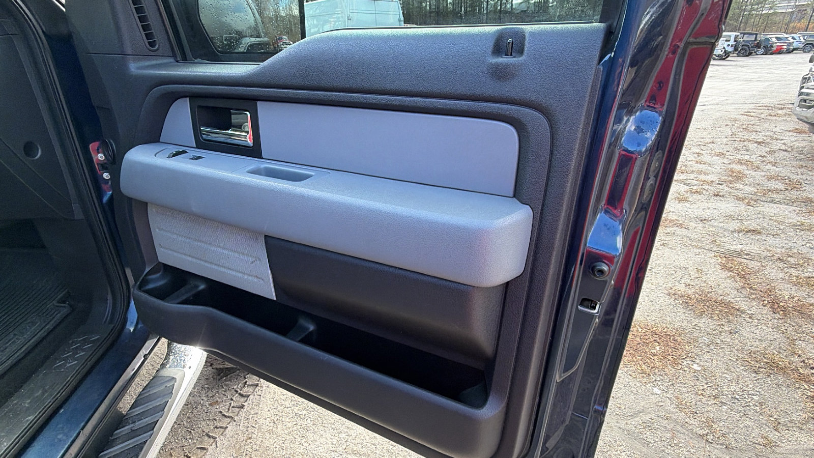 Used 2013 Ford F150 XLT w/ Luxury Equipment Group image 19