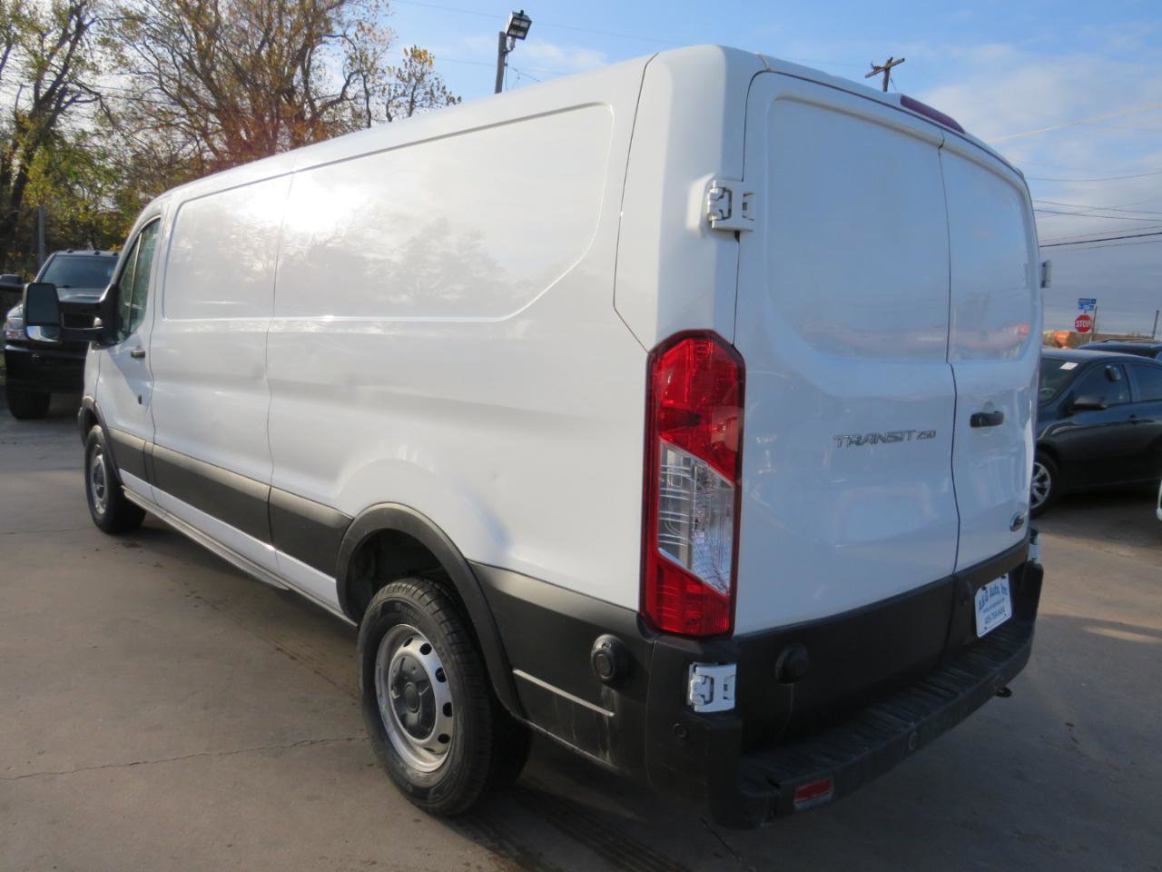 Used 2020 Ford Transit 250 Low Roof RWD image 7