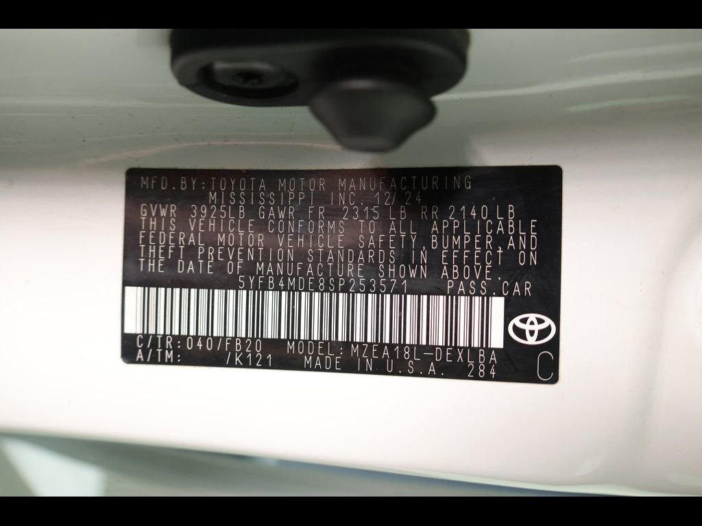 Used 2025 Toyota Corolla LE FWD image 28