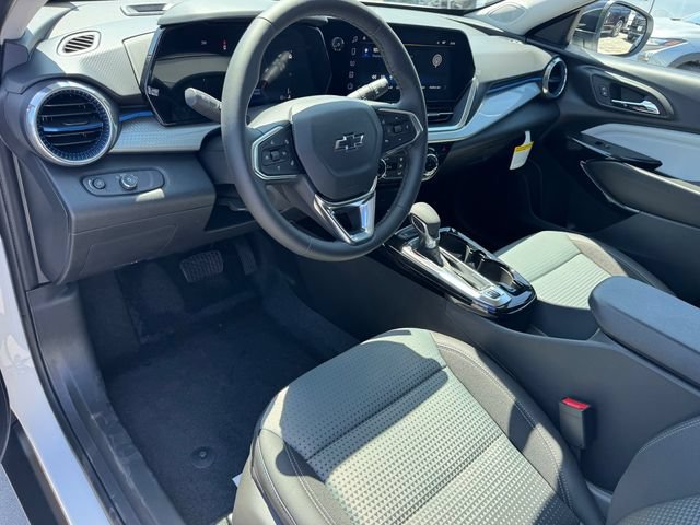 New 2026 Chevrolet Trax LT w/ Midnight Edition FWD image 13