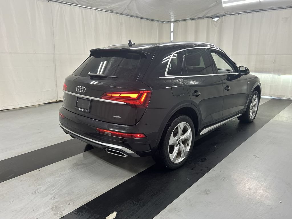Used 2023 Audi Q5 2.0T Premium Plus w/ Premium Plus Package AWD/4WD image 2