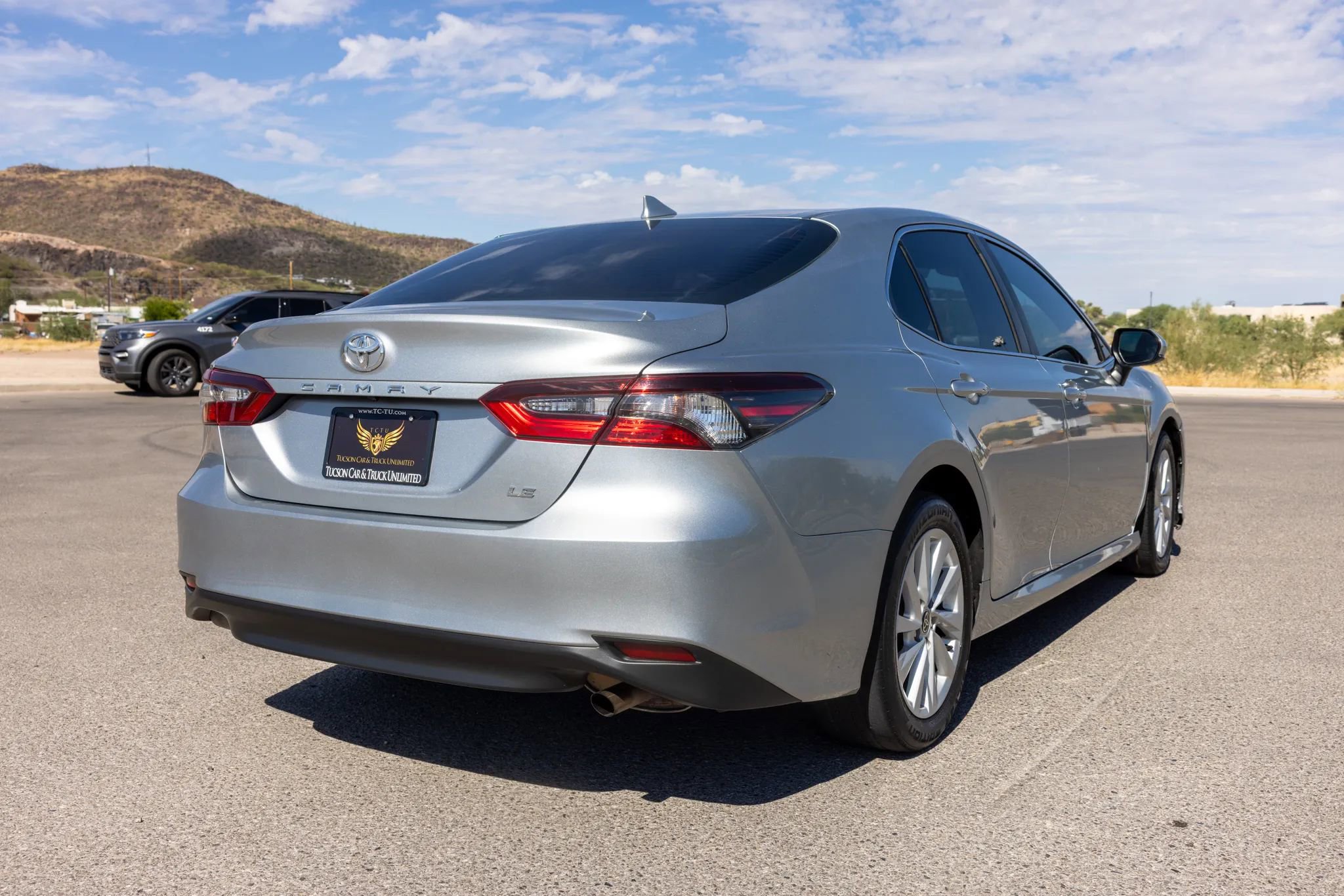 Used 2021 Toyota Camry LE image 6