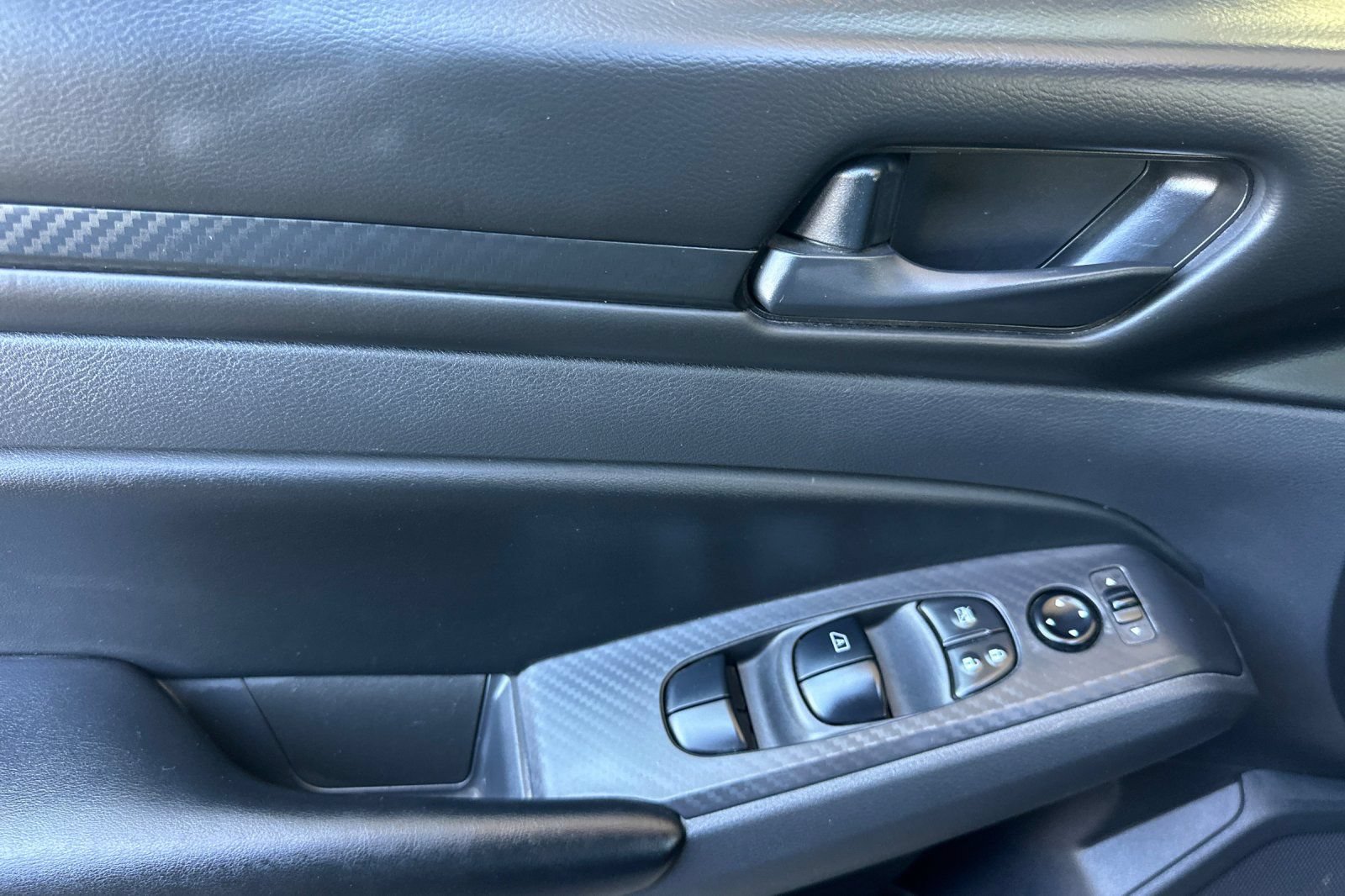 Used 2024 Nissan Altima 2.5 S FWD image 11