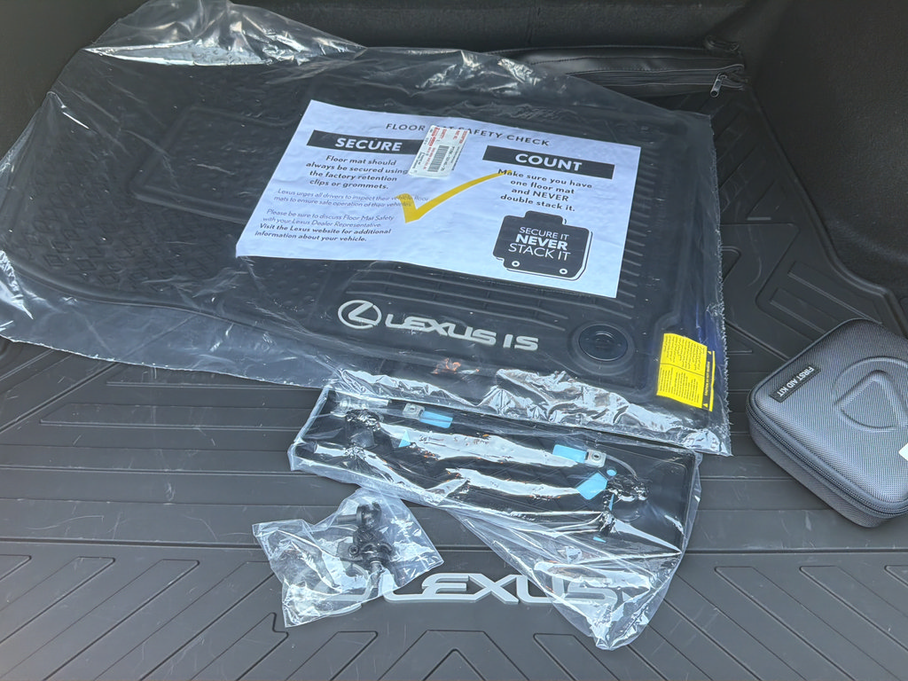 Used 2026 Lexus IS 350 F Sport w/ Technology Package RWD image 16