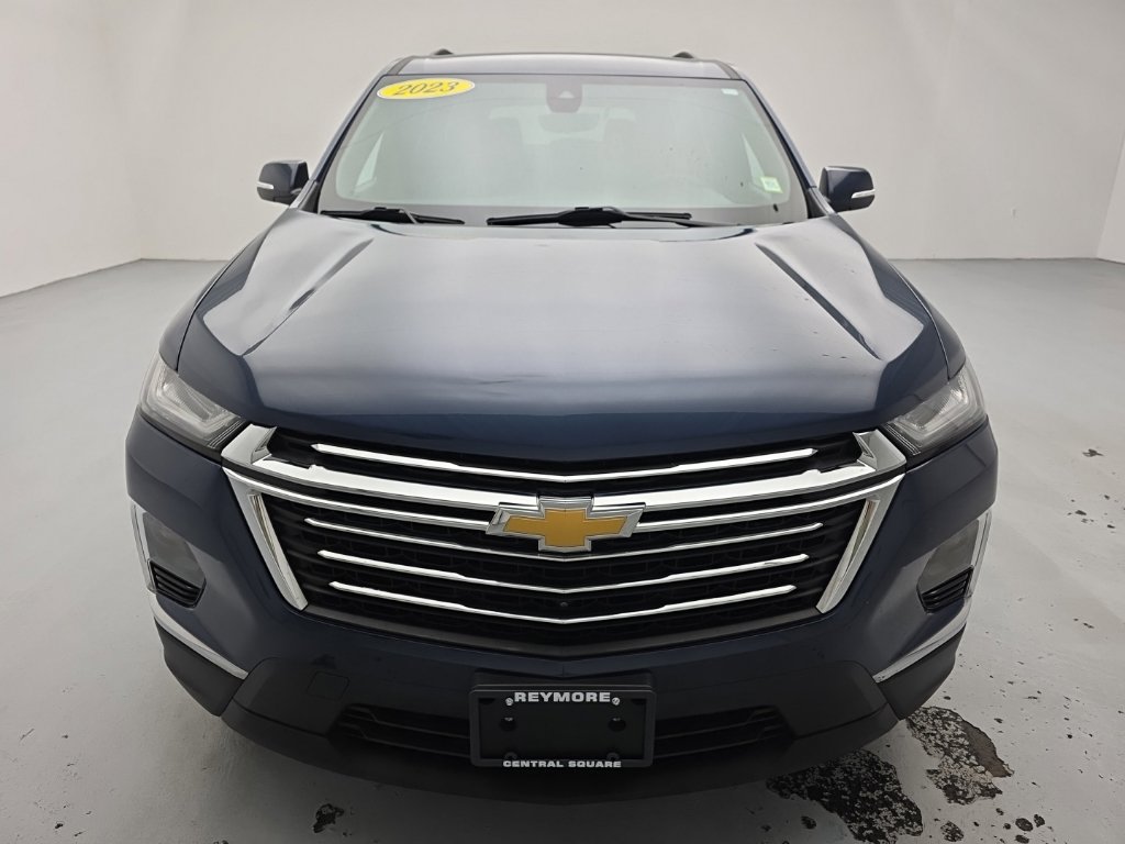 Used 2023 Chevrolet Traverse LT w/ Rear Camera Mirror Package AWD/4WD image 5