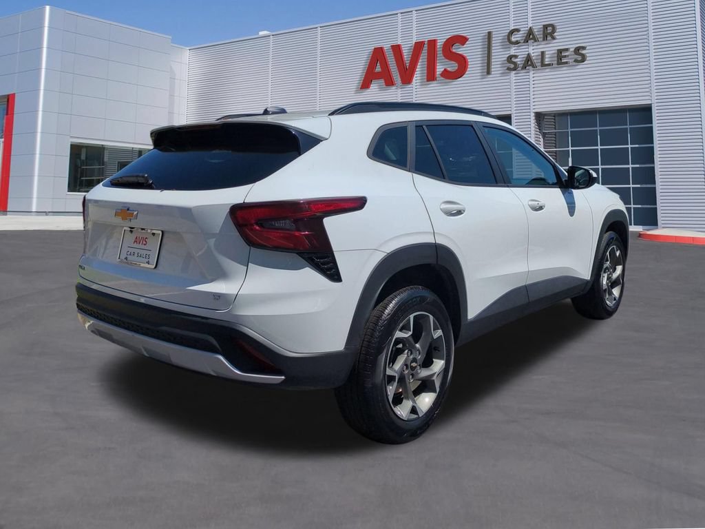 Used 2025 Chevrolet Trax LT w/ LT Convenience Package FWD image 6