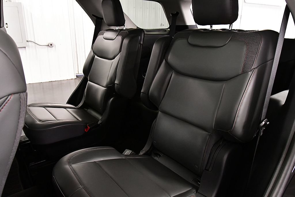 Used 2025 Ford Explorer Active w/ Active Comfort Package AWD/4WD image 28