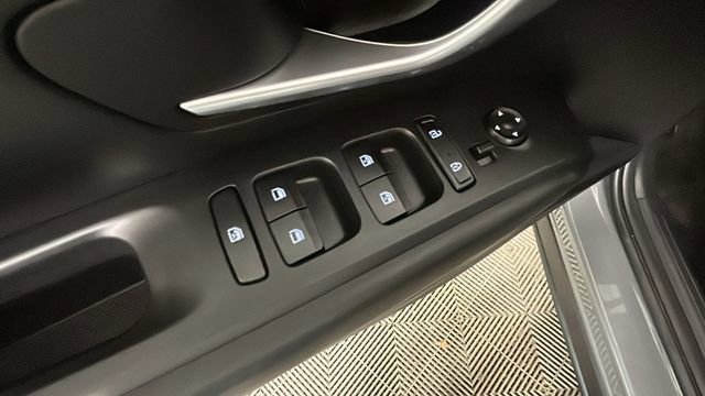 Used 2024 Hyundai Santa Cruz SEL FWD image 11