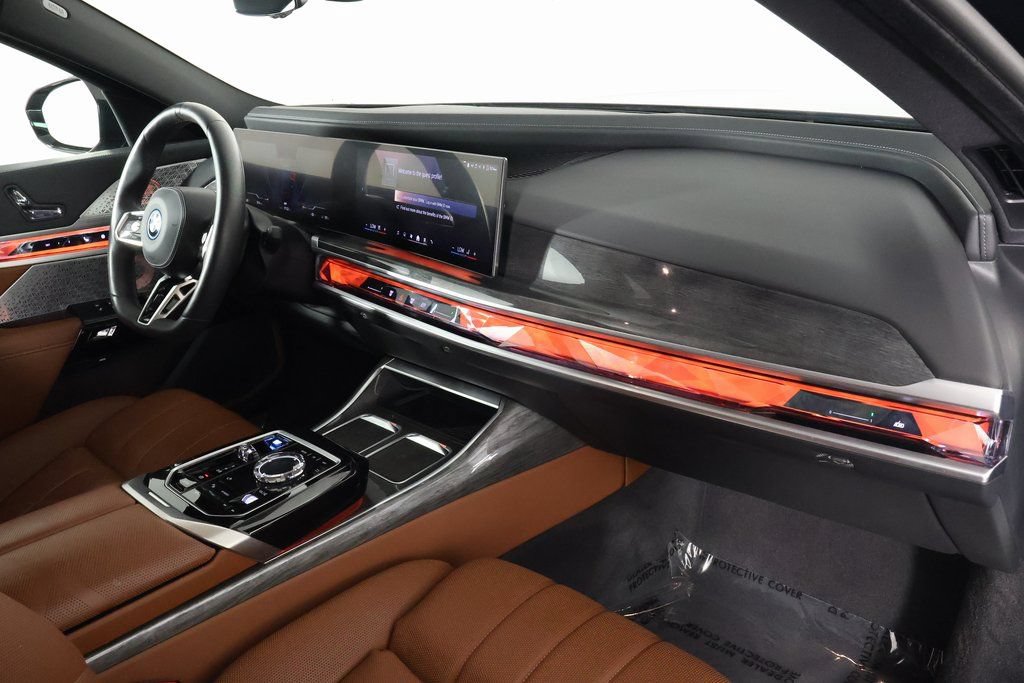 Certified 2024 BMW i7 xDrive60 w/ Executive Package AWD/4WD image 9