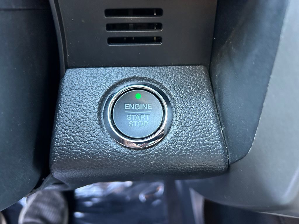 Used 2021 Ford Expedition XLT image 16