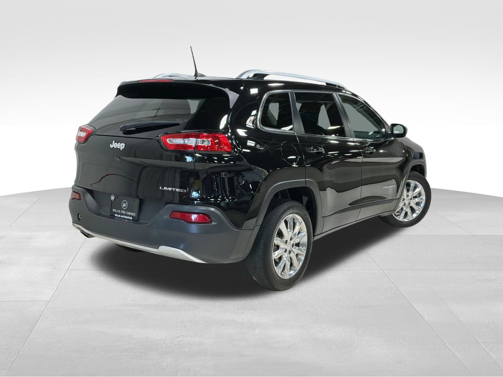 Used 2017 Jeep Cherokee Limited FWD image 5
