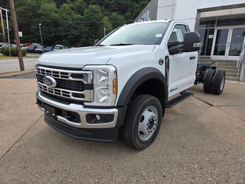 New 2026 Ford F550 4x4 Regular Cab Super Duty w/ XL Chrome Package image 3