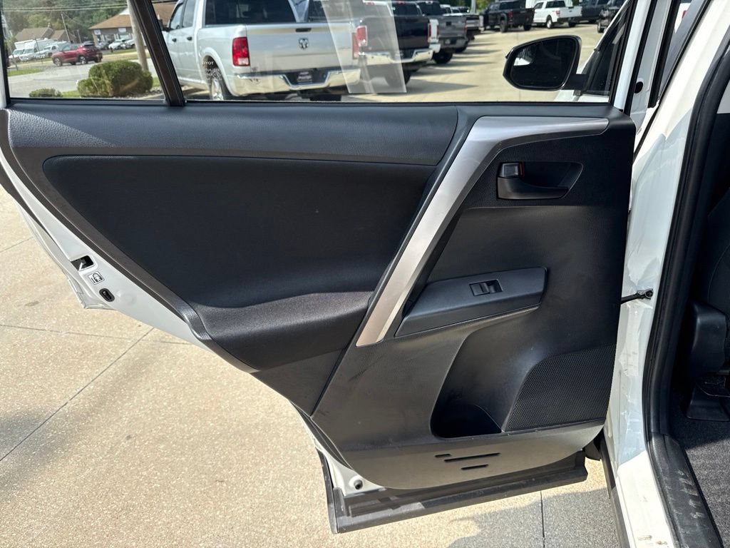 Used 2018 Toyota RAV4 LE w/ All Weather Liner Package AWD/4WD image 42