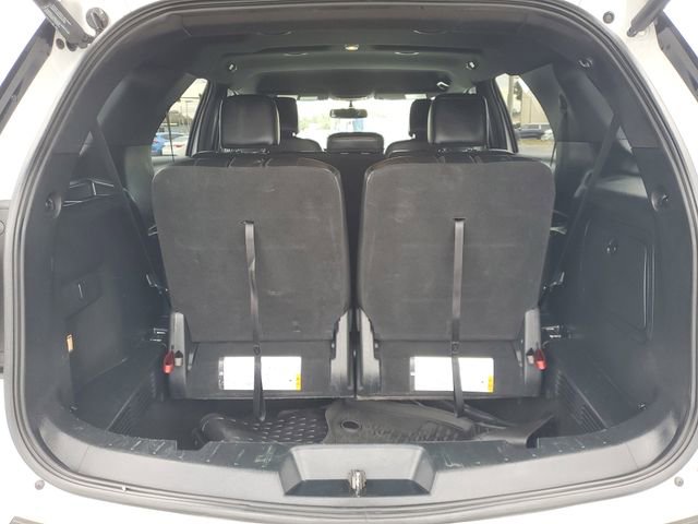 Certified 2018 Ford Explorer XLT w/ Equipment Group 202A image 9