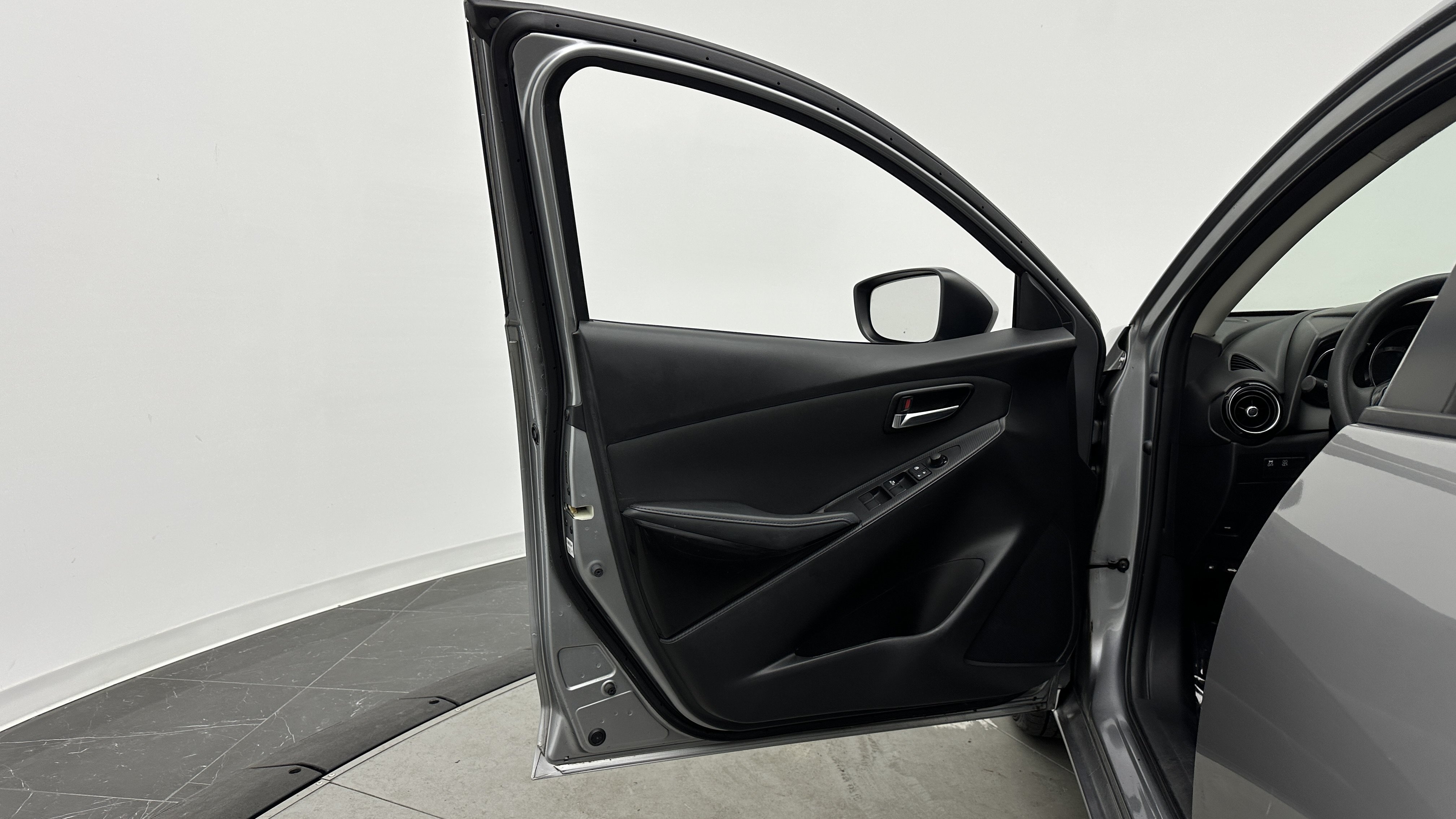 Used 2016 Scion iA FWD image 10